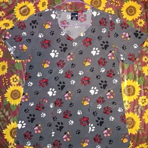 *SIZE*S*Paw-Print Scrub Top!*